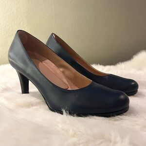 Naturalizer Classic Navy 9.5W Women's Heels